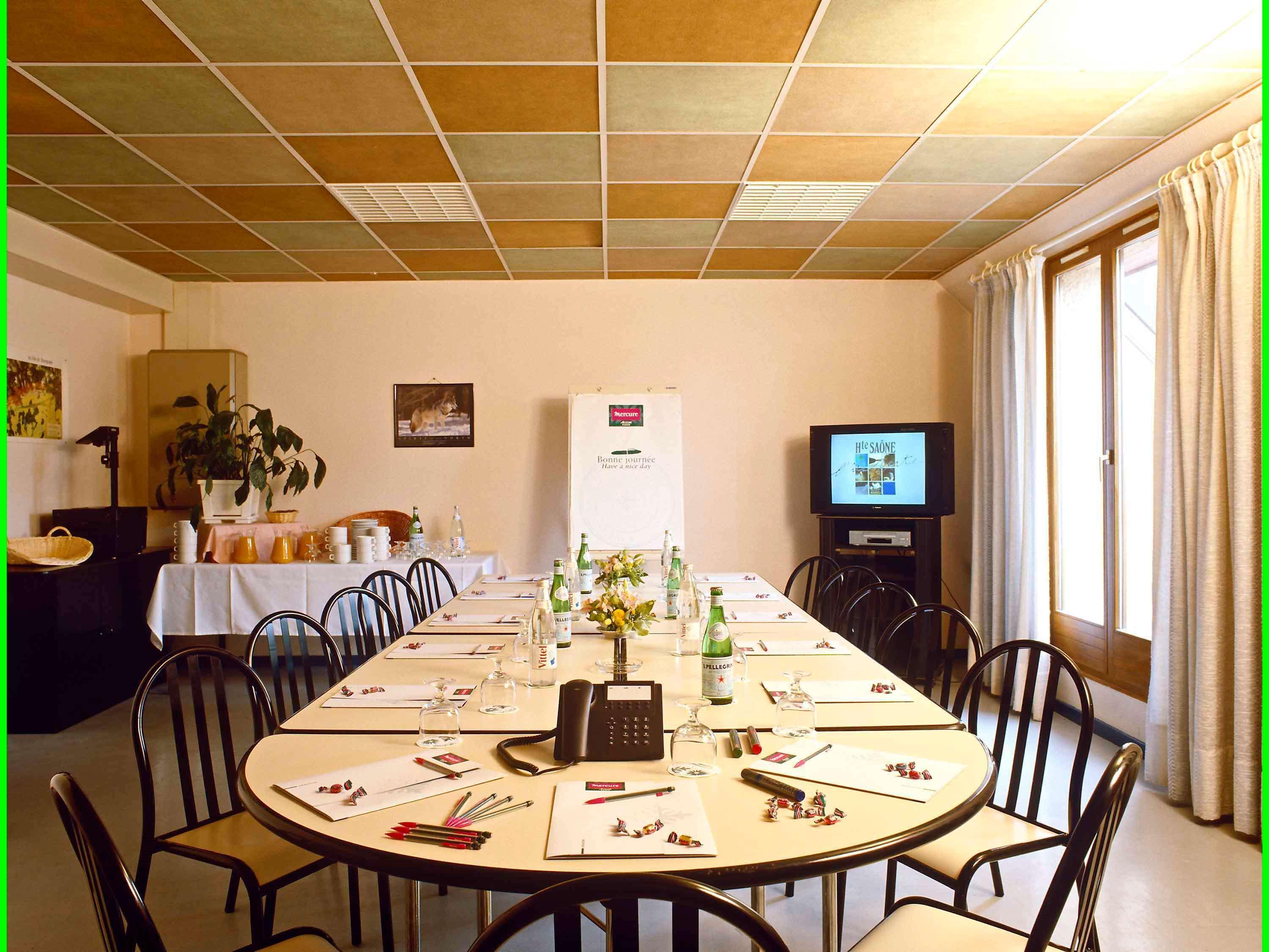 Mercure Hexagone Luxeuil Bagian luar foto