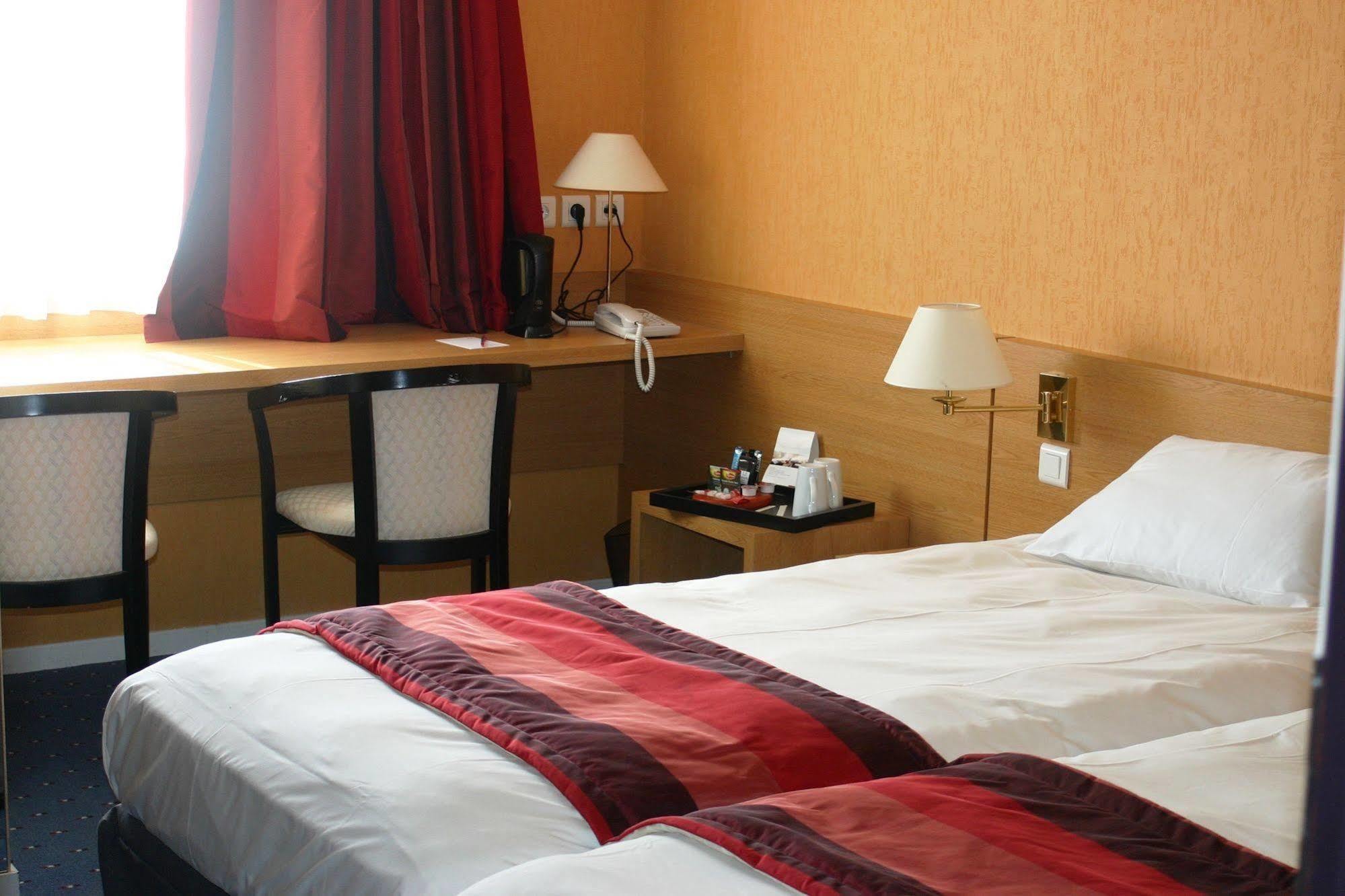 Mercure Hexagone Luxeuil Bagian luar foto